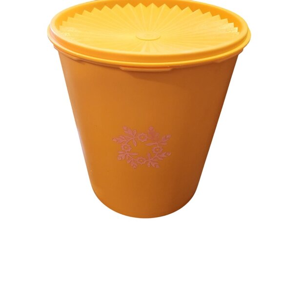 Vintage Tupperware Yellow Plastic Servalier Canister starburst seal - Picture 1 of 3